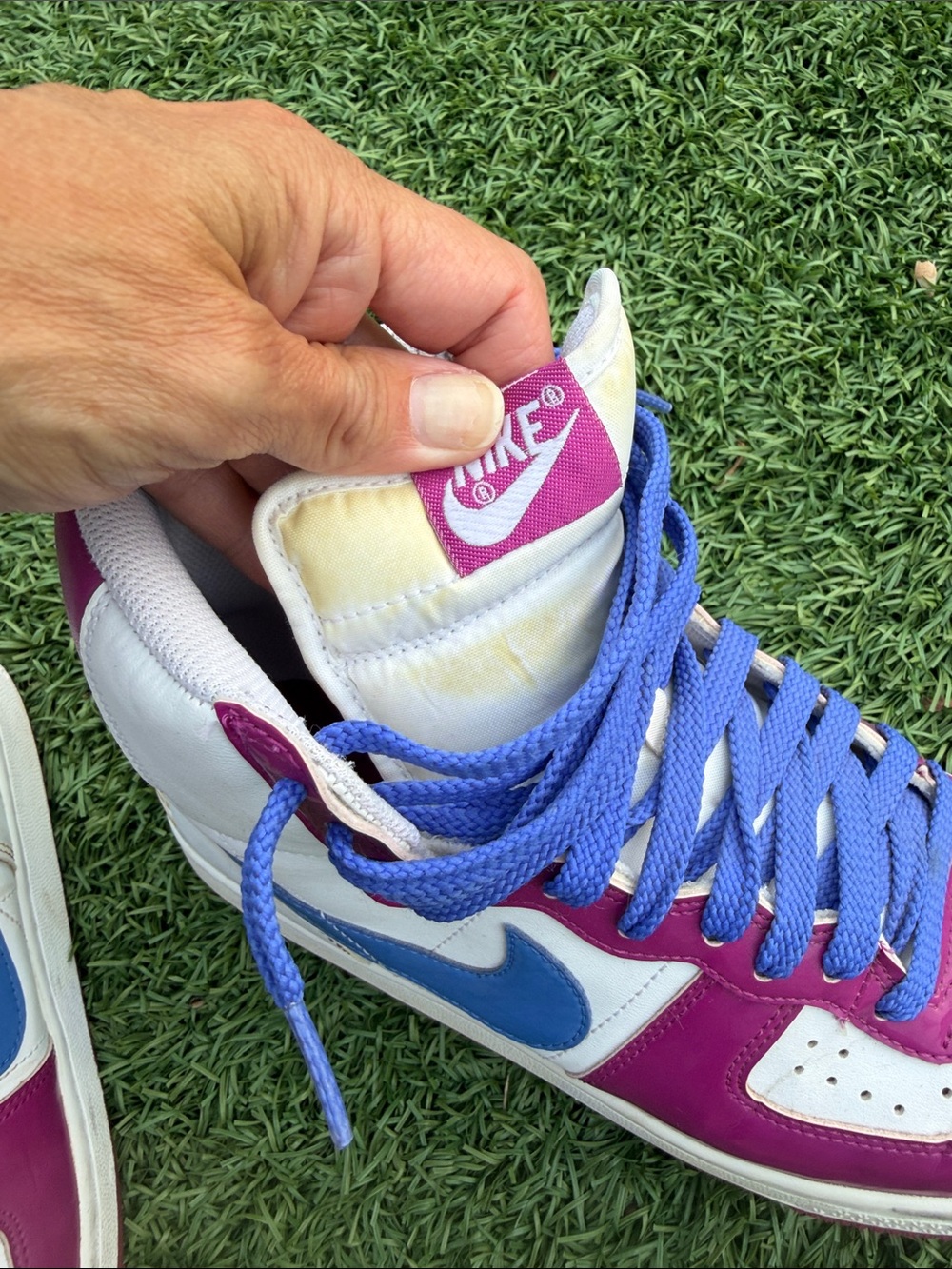 Vintage Nike High-Top Sneakers in White, Magenta & Blue with Multicolor Logo - Picture 6 of 10